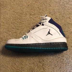 Kids Jordan size 6.5Y